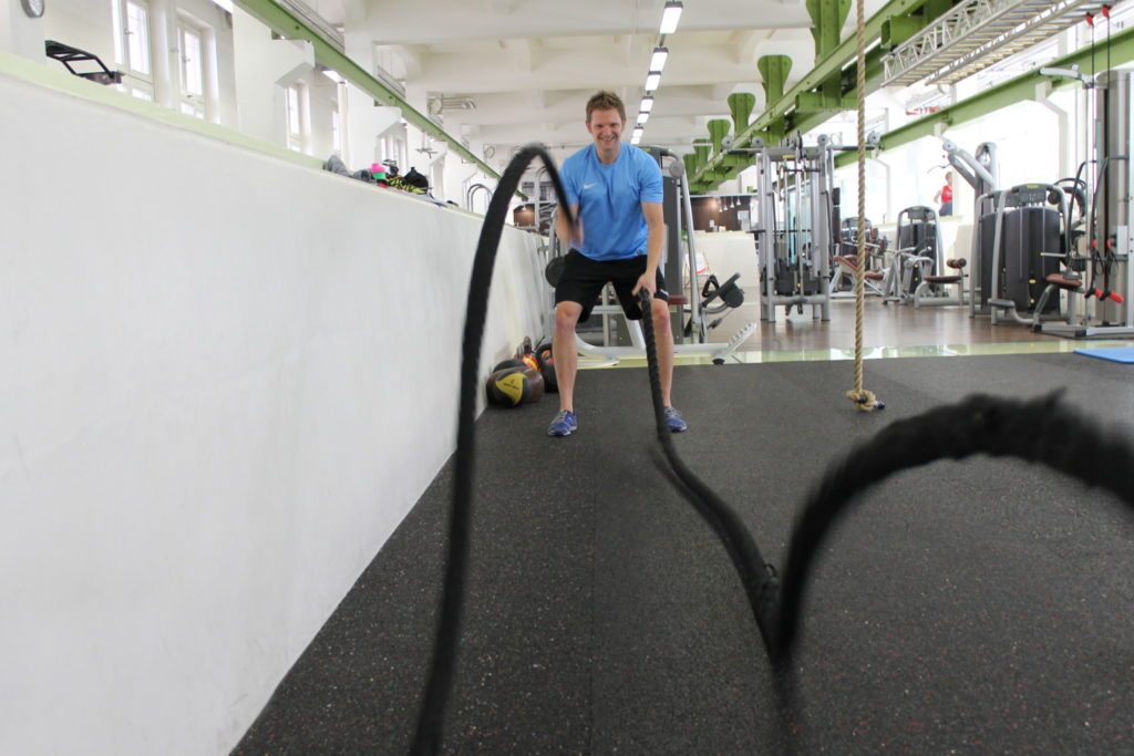 Jan Rosenthal beim Rope Training im HAW Fitnessstudio Hamburg